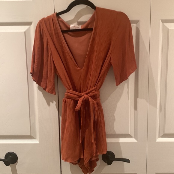 Romper - Picture 2 of 3